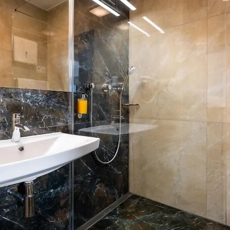 Satel Hotel 3*