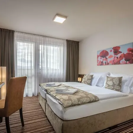 Hotell Satel 3*